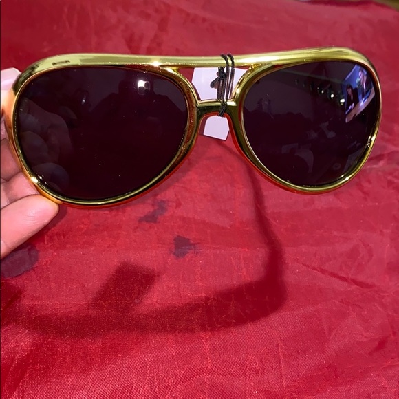 DESIGNER SUNGLASSES BLOCKS UVA UVB & UVB RAYS - Picture 1 of 8